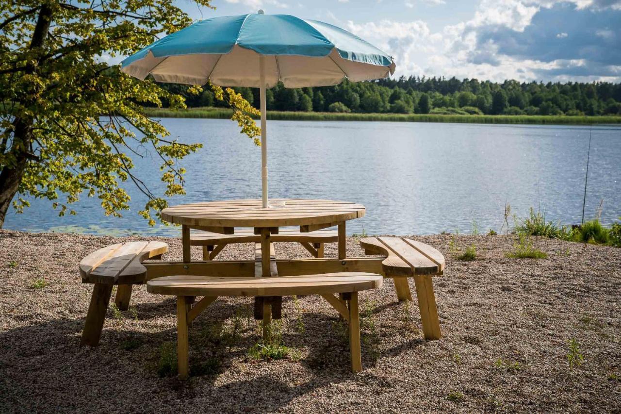 Ozo Riverside Wooden Cottage In Jūrkalne Exterior foto